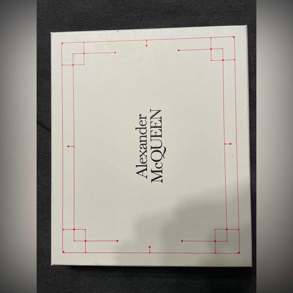 Original Alexander McQueen Box for Black Skull envelope. Mint Condition.